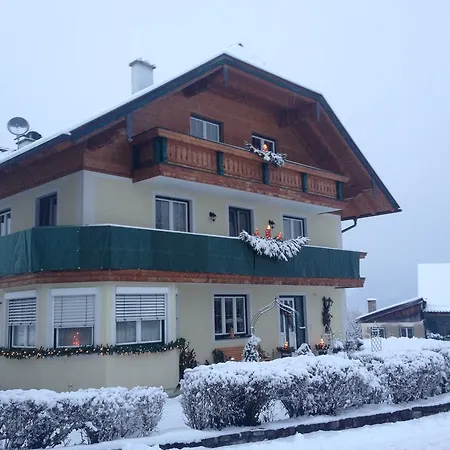 Gaestehaus Kloiberguetl بيت ضيافة سانكت جيلجن